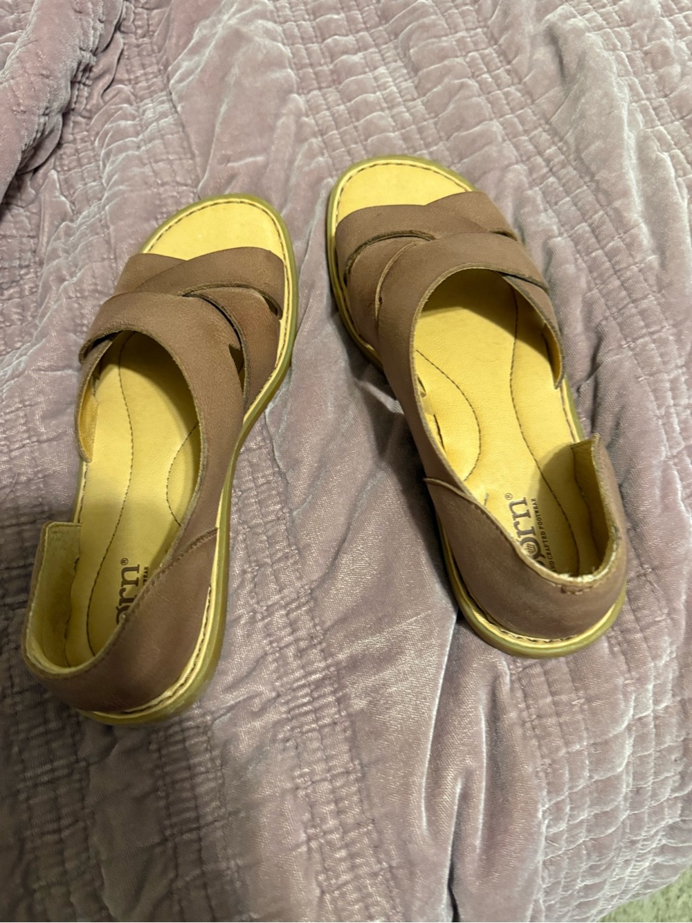Born Women's Brown Leather Crisscross Sandals - Picture 3 of 4